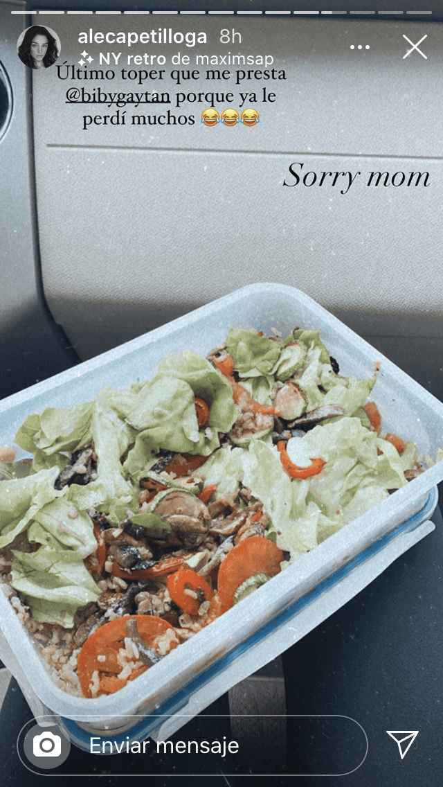 "
<b>Último 'topper' que me presta Biby Gaytán</b> porque ya le perdí muchos. 'Sorry mom'", escribió junto con esta foto.