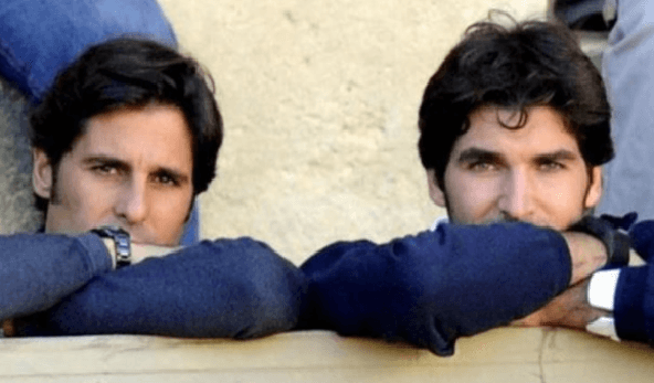 Cayetano y Francisco Rivera Ordoñez son los hermanos mayores de Kiko, fruto del primer matrimonio de su padre. La relación con ellos ha estado marcada por la polémica pues Isabel Pantoja no les ha entregado la herencia que les correspondía al morir su papá.