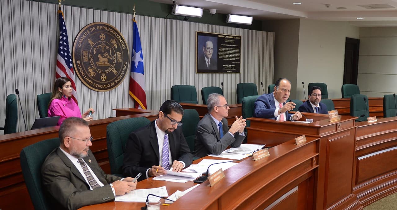 Movimiento Victoria Ciudadana exige que medios de comunicación puedan transmitir vistas de la Comisión de Salud