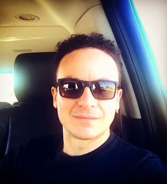 Fonseca tampoco pudo dejar de reportar a sus fanáticos un poco de su llegada a Las Vegas, el cantautor colombiano está feliz pues además este año es de los más nominados.