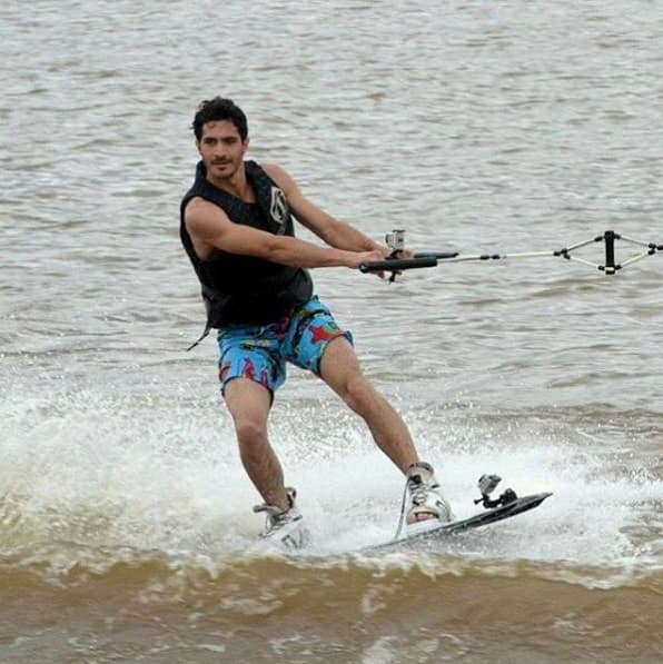 El guapo actor es hijo de Ricardo Darín y de Florencia Bas.