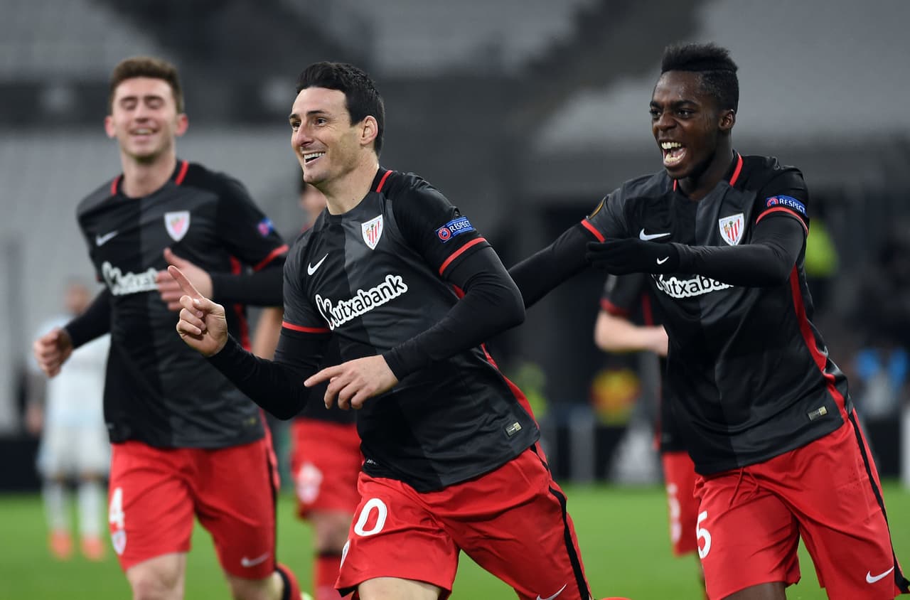 Una genialidad de Aduriz en Marsella acerca al Athletic de Bilbao a los octavos