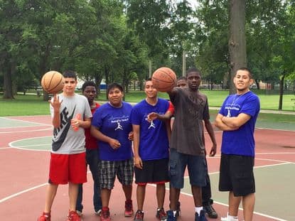 Desde joven, Berto ha disfrutado de practicar deportes e involucrarse con las personas de su comunidad para incentivarlas a hacer cosas que les beneficien.