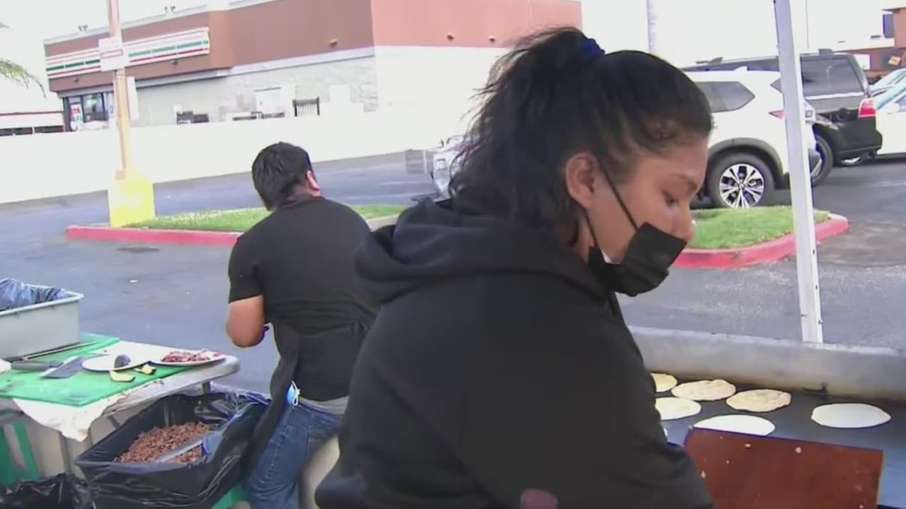 Vendedores ambulantes en Los Ángeles piden que se actualicen las normas de para pedir permisos