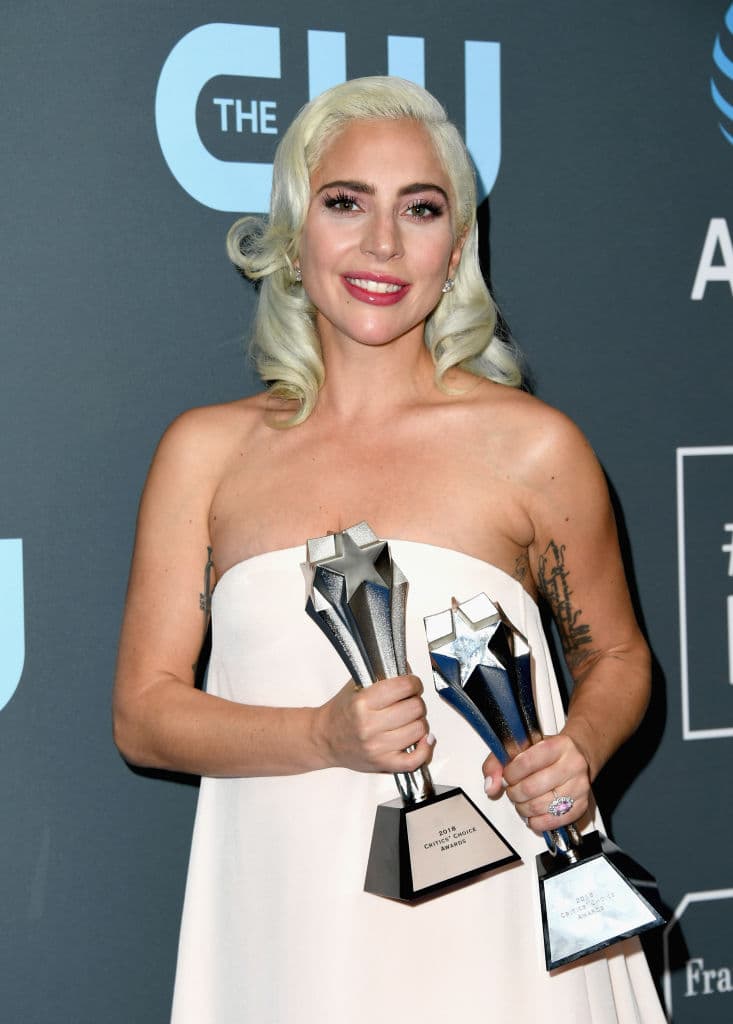 La noche del 13 de enero se llevó a cabo la entrega de los 
<b>Critics Choice Awards</b> en Santa Mónica, California, donde obtuvo dos premios en las categorías de Mejor Canción y Mejor Actriz.
<br>