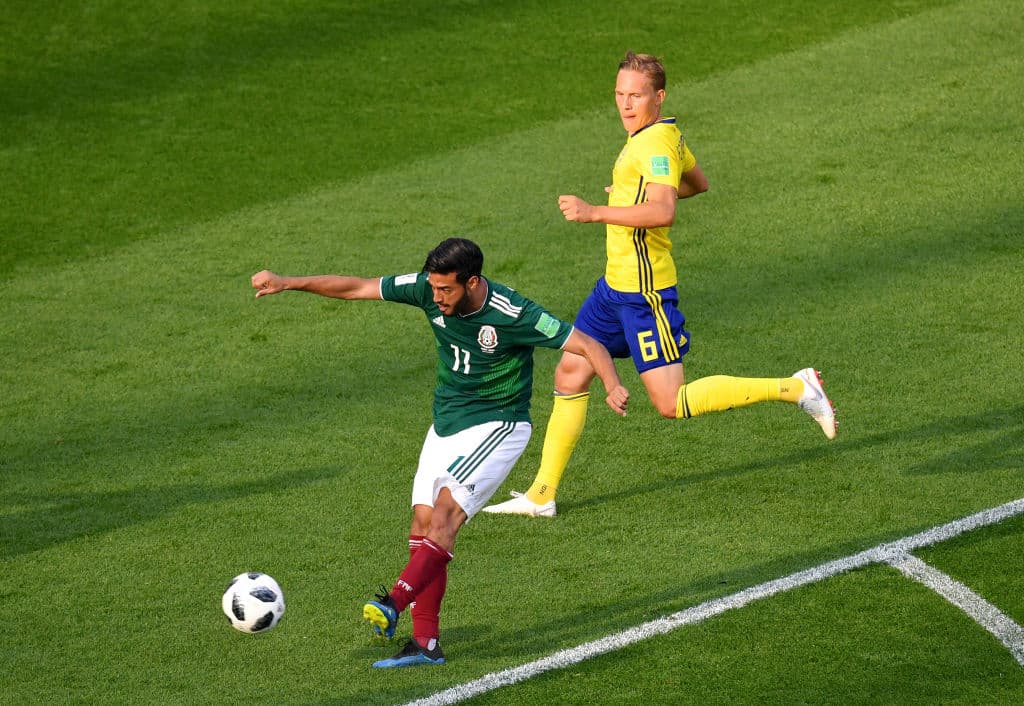 Carlos Vela: 6. Contrario a lo que fue en los partidos ante Alemania y Corea del Sur, y salvo un par de destellos en el primer medio, desapareció. Tuvo un rendimiento fantasmagórico, se le extrañó.