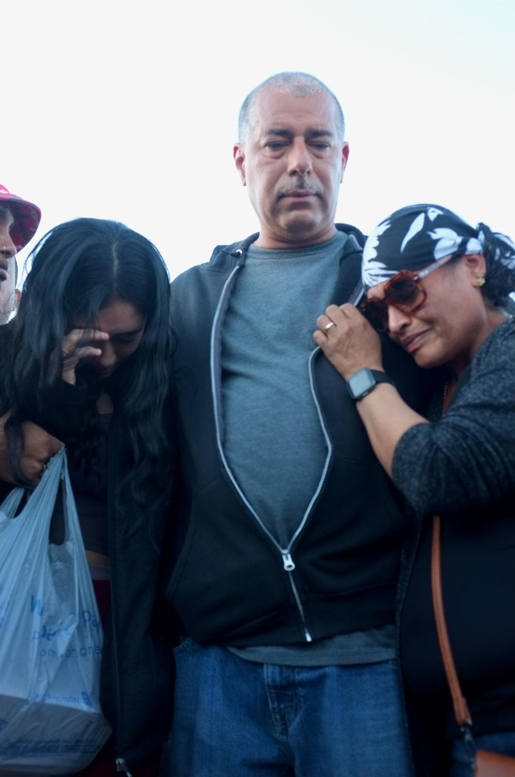 <b>Arlene García</b>, madre de Jonhson, dijo que a tres de la muerte de su hijo no se le ha permitido ver su cadáver. Se espera que el lunes las autoridades le dejen ver los videos de las cámaras corporales de los agentes.