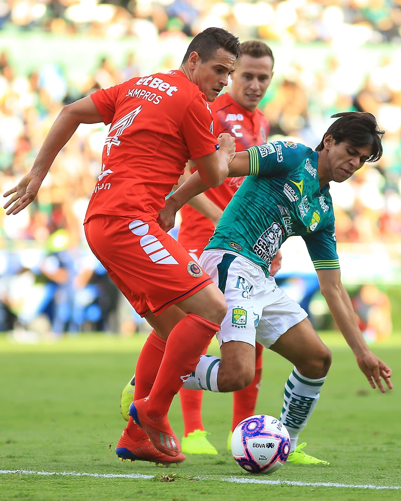 El 28 de octubre del 2017,Macías anota su primer gol y doblete en Primera División, jugando los 90 minutos en la victoria 3-1 sobre el Tijuana.