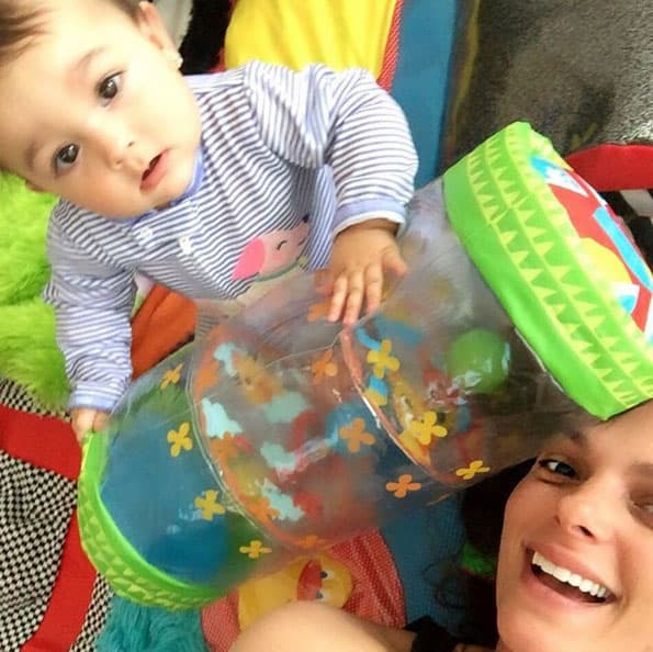 Mamá tenía que salir con ella en la imagen.