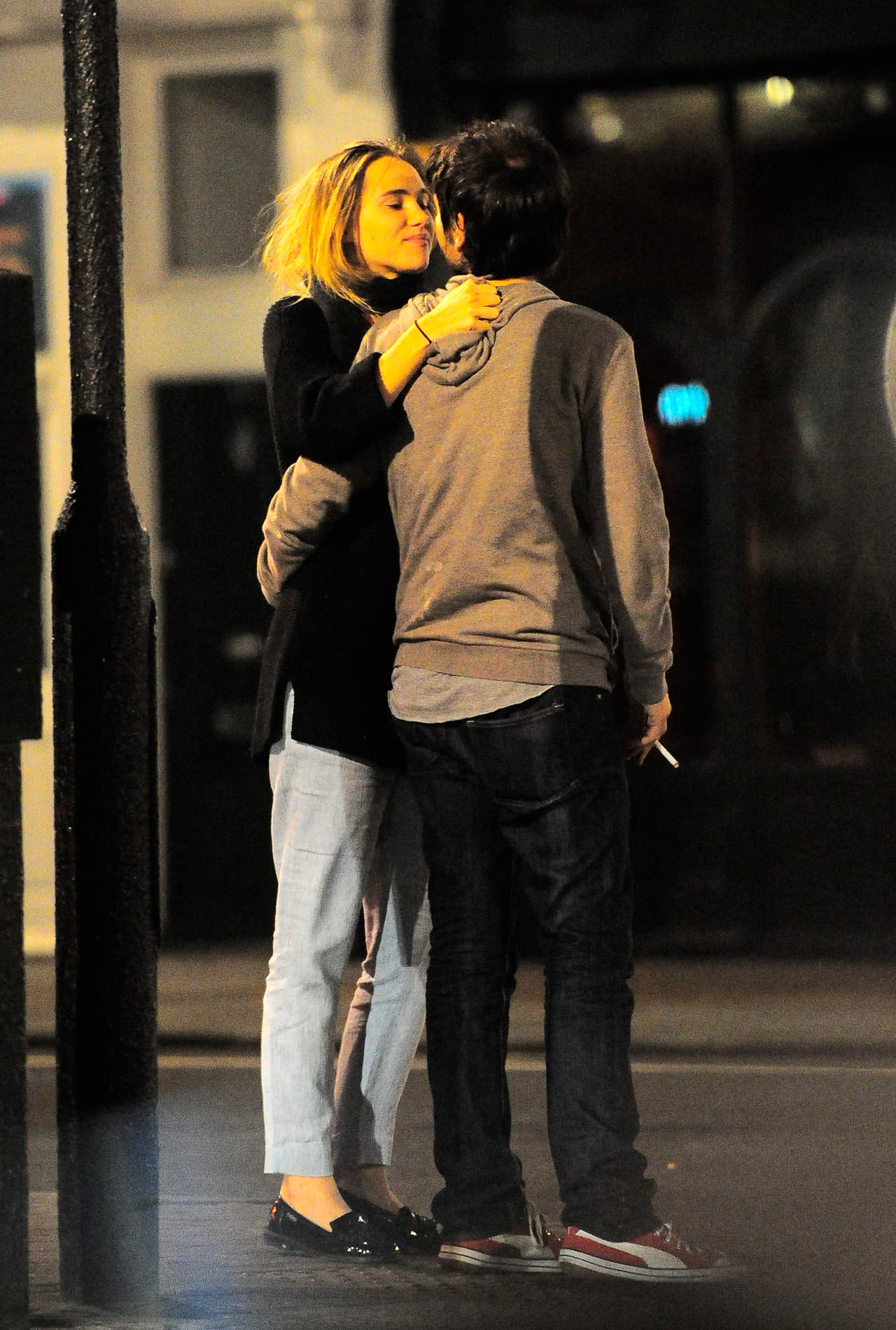 El actor se puso muy romántico con la actriz y modelo.