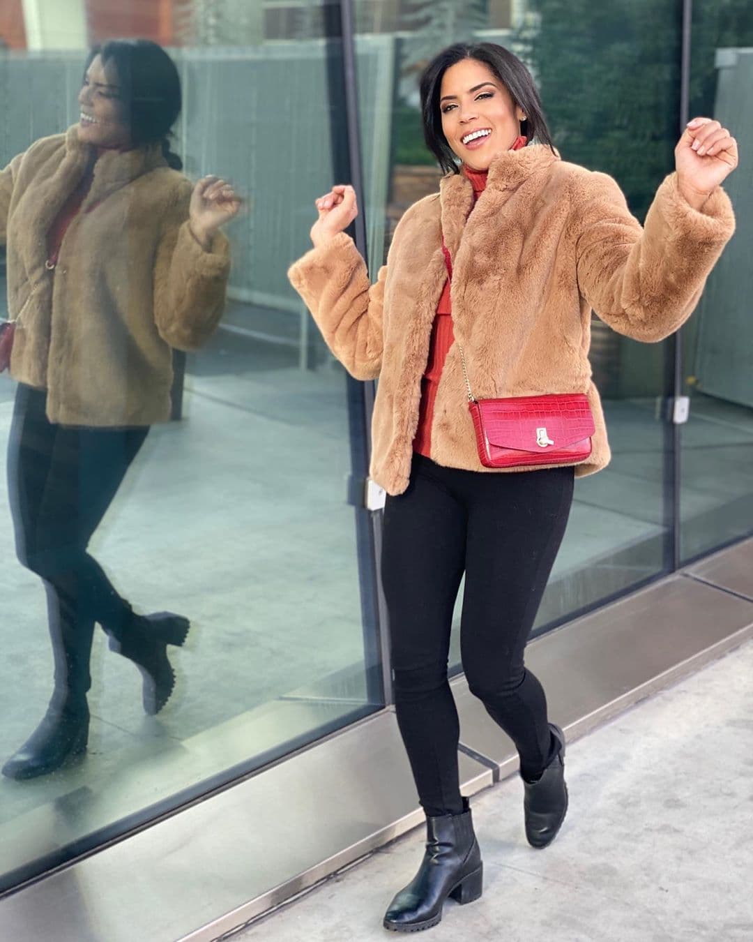 Su felicidad fue en aumento, ya que al terminar las transmisiones de Despierta América desde 'la ciudad que nunca duerme' hizo el viaje con su novio Francesco.