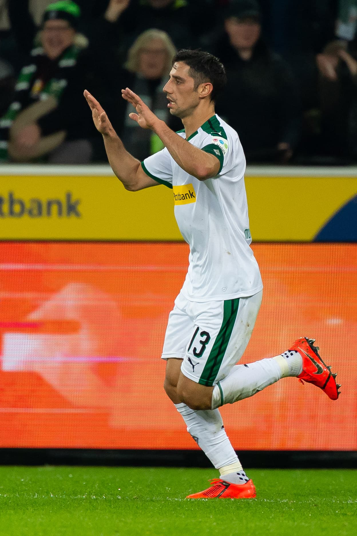 Se ilusionaba la afición local con un posible empate en lo que restaba de partido, pero las cosas serían diametralmente diferentes.