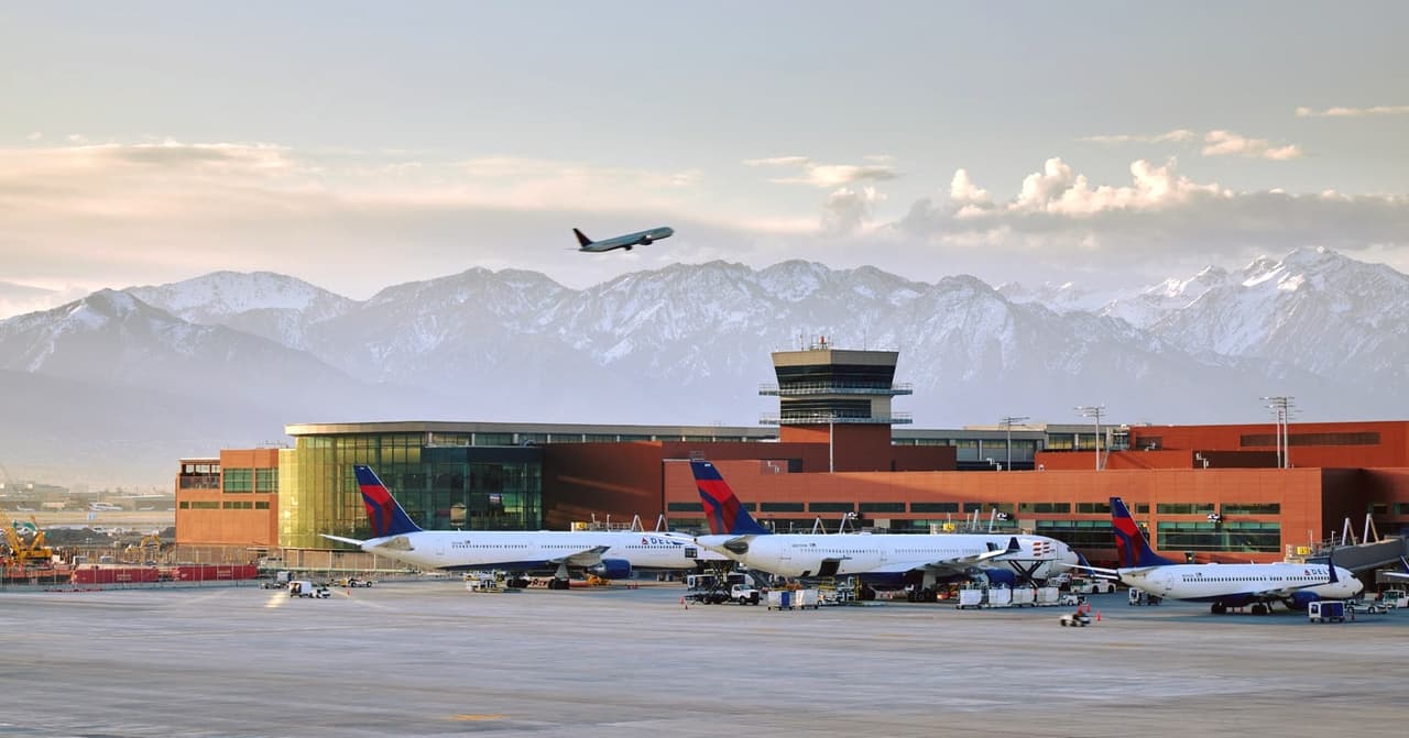 Las autoridades del Aeropuerto Internacional de Salt Lake City esperan hasta 28 mil pasajeros por día durante el fin de semana festivo del
<i>Labor Day</i>.