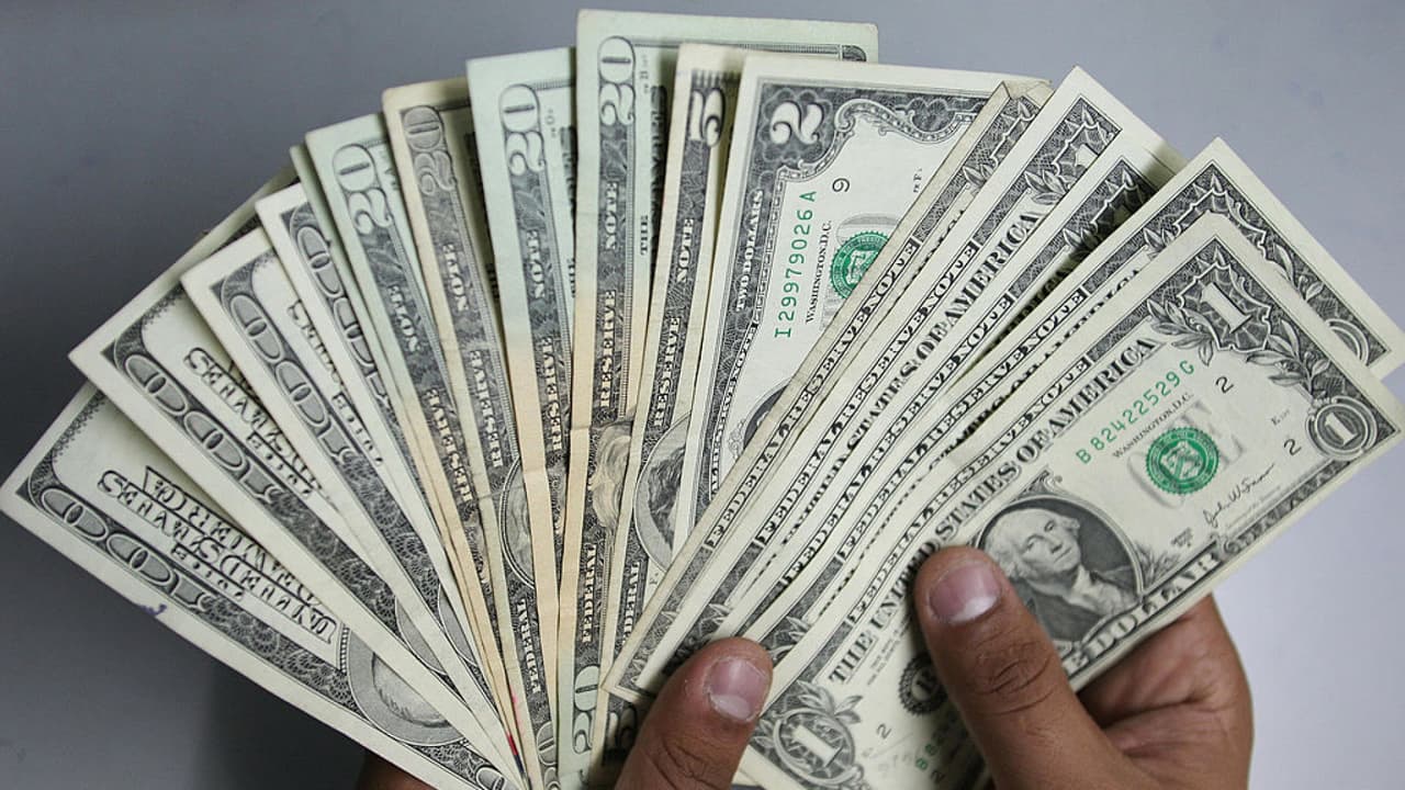 El gobernador de California, 
<a href="https://www.univision.com/local/los-angeles-kmex/cheques-indocumentados-california">Gavin Newsom</a> firmó el paquete de estímulo económico de 7,600 millones de dólares que busca ayudar a las personas que han sido más fuertemente golpeadas debido a la pandemia del 
<a href="https://www.univision.com/local/los-angeles-kmex/coronavirus/mapa-coronavirus">coronavirus.</a>