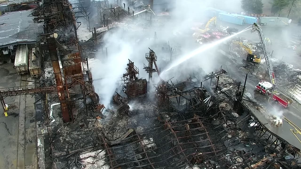 Incendio en Winston-Salem: habitantes regresan a sus hogares, pero humo afecta la calidad del aire