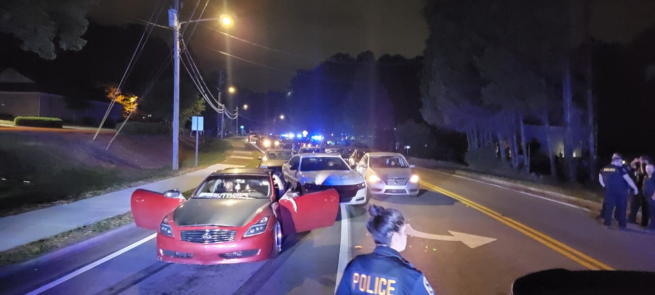 El Departamento de Policía de Gwinnett indicó que estas actividades ponen en peligro a otros conductores y a peatones.