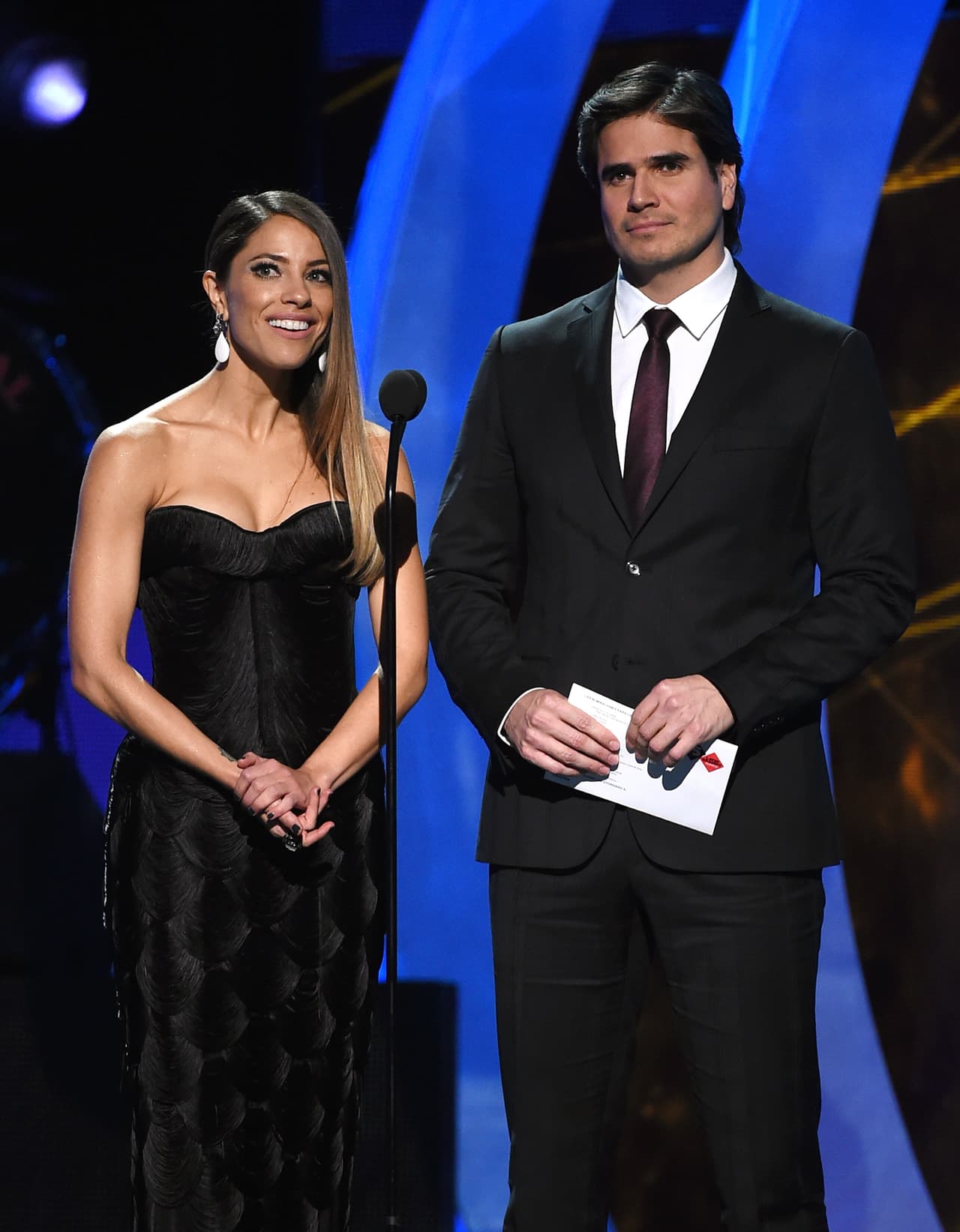 Arenas fue presentador, y subió al escenario con la cantante Debi Nova.