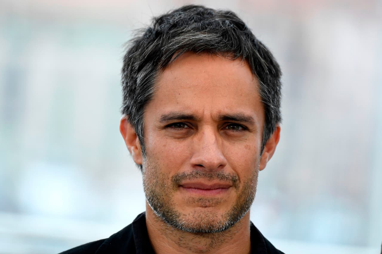 Además, el día del velorio, la viuda ventiló que el hijo mayor de su difunto esposo 
<b><a href="https://www.univision.com/famosos/gael-garcia-bernal-nada-salvar-padre-viuda-fotos" target="_blank">no hizo nada por salvar la vida de su padre </a></b> y solo se comunicó con él por WhatsApp. 
<br>