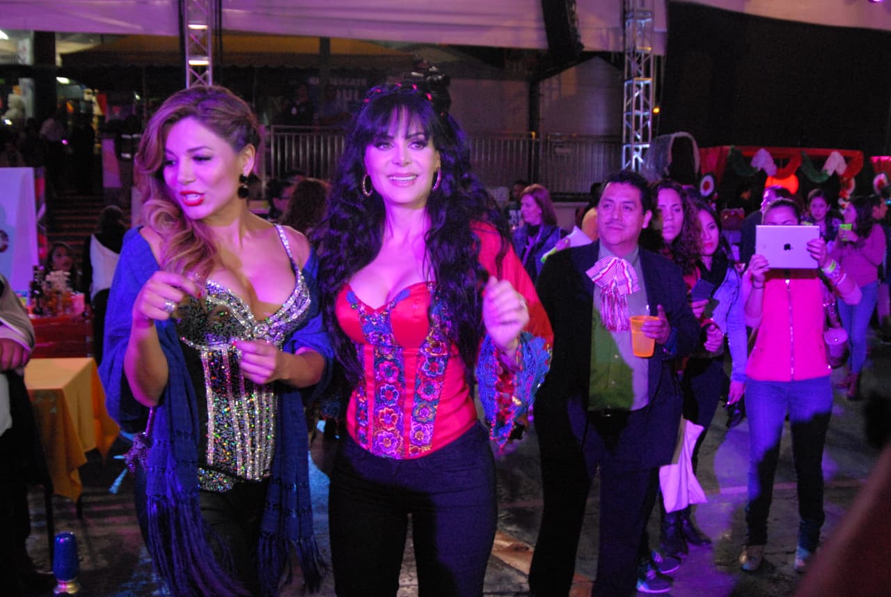 Aleida Nuñez y Maribel Guardia tampoco podían faltar, este par de mujeres sexys fueron la sensación.