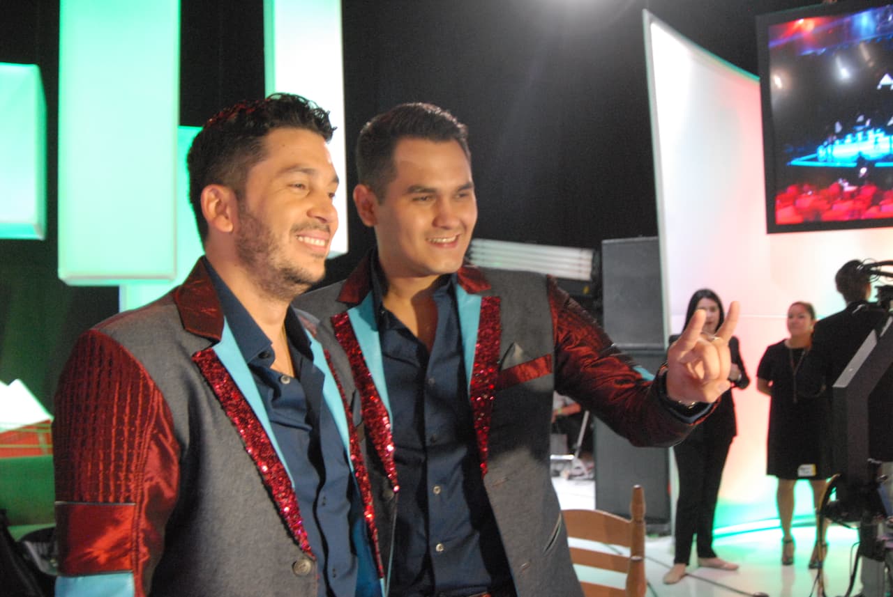 Por ahí también estuvieron Los Recoditos, quienes formaron parte del elenco que abrió la presentación del gran musical de Fiesta Mexicana.