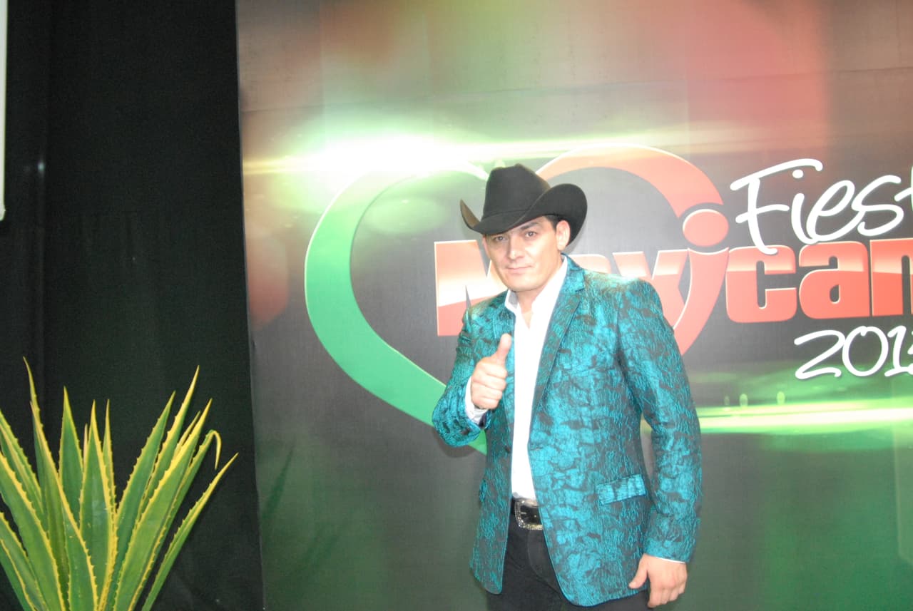 A esta fiesta también llegó José Manuel Figueroa, quien se detuvo a posar frente a las cámaras para todos sus fans.