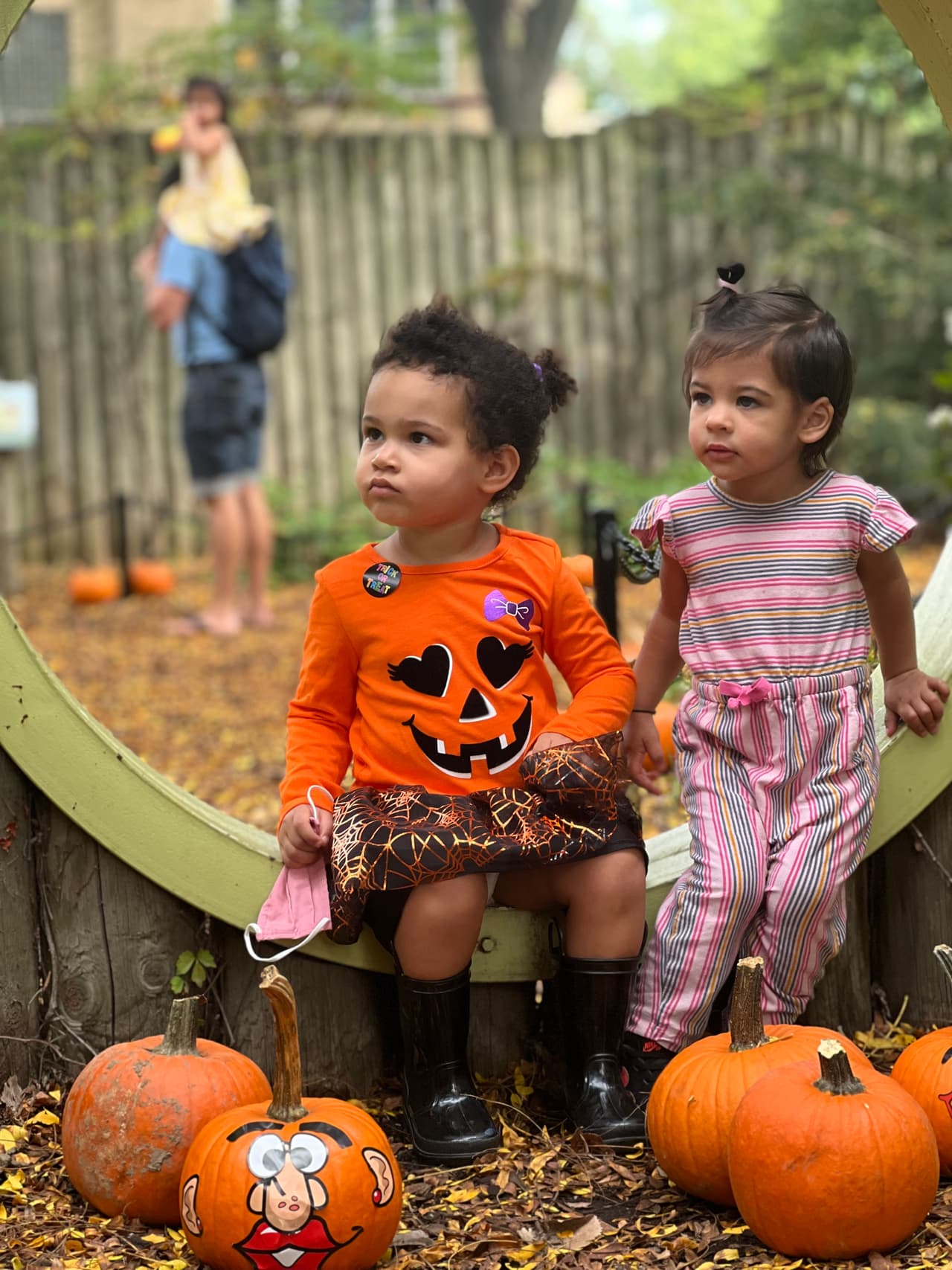 <h3 class="cms-H3-H3">Fogatas del Horror en Sherman</h3>
<br>Parque Northerly Island, 1521 S. Linn White Dr.
<br>
<b>Sábado 23 de Octubre</b>
<br>
<b>7:00 pm. - 8:33 p.m.</b>
<br>¡Todas las edades!
<br>Un fuego cálido en una noche fresca es el escenario perfecto para una película de terror. Asa malvaviscos sobre una fogata crepitante y disfruta de los clásicos del terror bajo el cielo de octubre. El evento es al aire libre, si el clima lo permite. Vístase abrigado y traiga mantas para mantenerse abrigado.
<br>
<br>
<b>Película:</b>
<br>¡Scoob! (PG) - Scooby y la pandilla enfrentan su misterio más desafiante: un complot para liberar al perro fantasma Cerberus en el mundo. Mientras corren para detener este apocalipsis de perros, la pandilla descubre que Scooby tiene un destino épico más grande de lo que nadie imaginó.