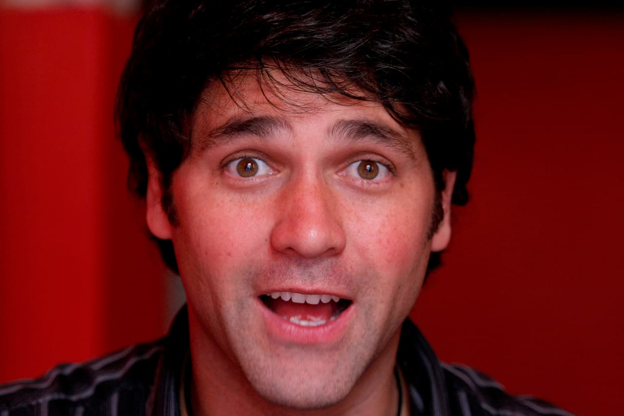 Valentino confesó a Televisa Espectáculos que se sorprendió al saber que su pareja estaba embarazada, pues no tenían planeado tener hijos.