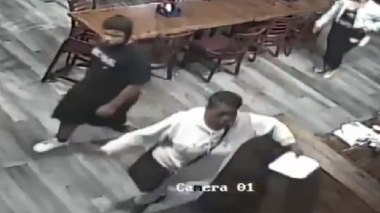 14 personas se van sin pagar cuenta de $320: si los atrapan pagarían cárcel y multa de $5.000