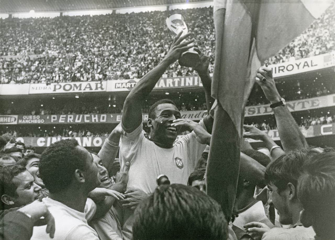 La increíble historia de los dos robos de la Copa del Mundo original que terminó fundida en lingotes de oro