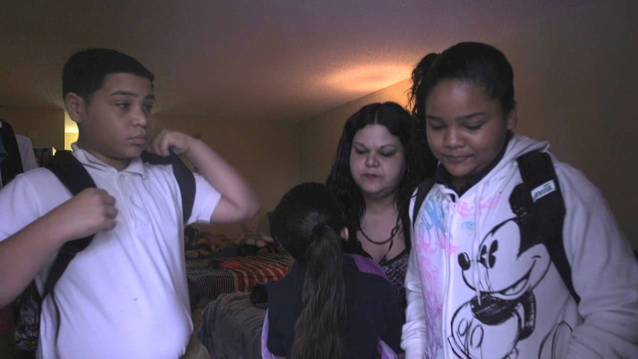 Aldis Ruiz y sus niños antes de la escuela en Orlando, Florida.