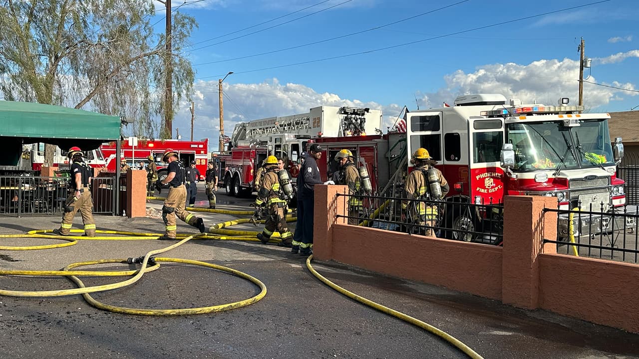 Al llegar al lugar encontraron denso humo saliendo del interior del inmueble, y al revisar el lugar, encontraron un 
<b>incendio activo que se esparcía desde la cocina</b> al resto de la estructura.