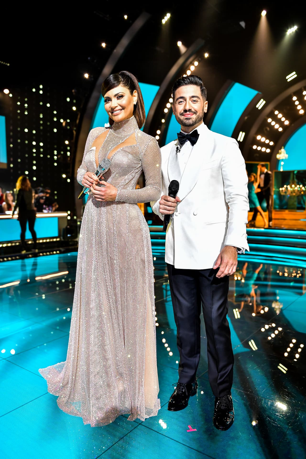Chiqui Delgado y Borja Voces fueron pareja en la conducción por primera vez y despidieron la temporada con gran alegría. Estaremos pendientes a la próxima edición de Mira Quién Baila, así como de los looks del elenco que conforma el reality show de baile más querido de los hispanos.