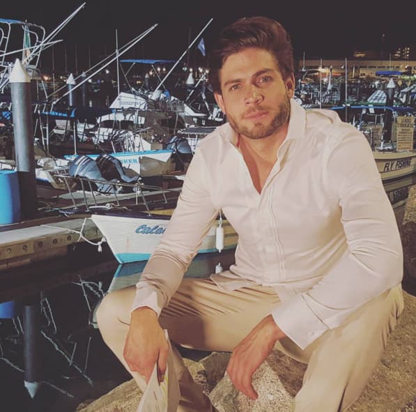 ¿Qué tal la bahía? Un fondo muy padre para la foto de Horacio.