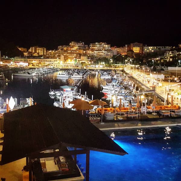 Las grabaciones fueron en las paradisiacas playas de Los Cabos.