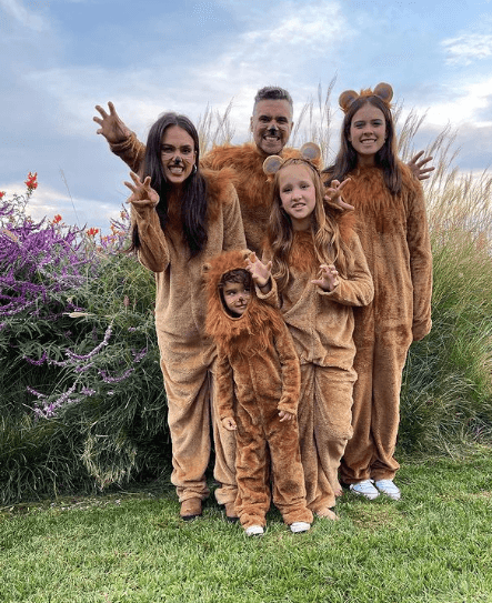 La actriz de 40 años comparte en su cuenta de Instagram lo fabulosa que es su etapa como mamá y esposa.