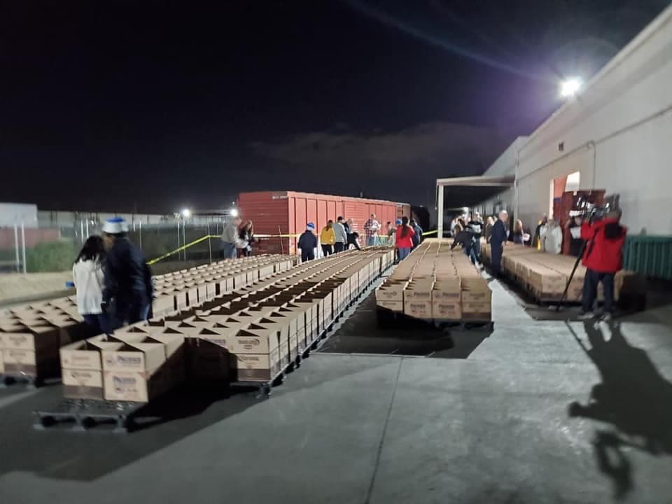 Las autoridades del condado y de la policía local, dicen sentirse agradecidos de poder servir a la comunidad en estas fechas.