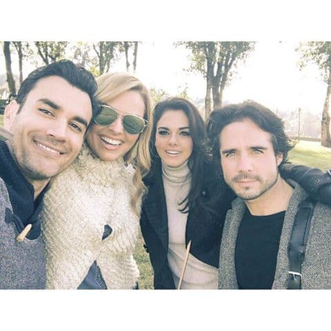 El punto de encuentro fueron en las instalaciones de Televisa, para que salieran todos juntos como una gran familia.