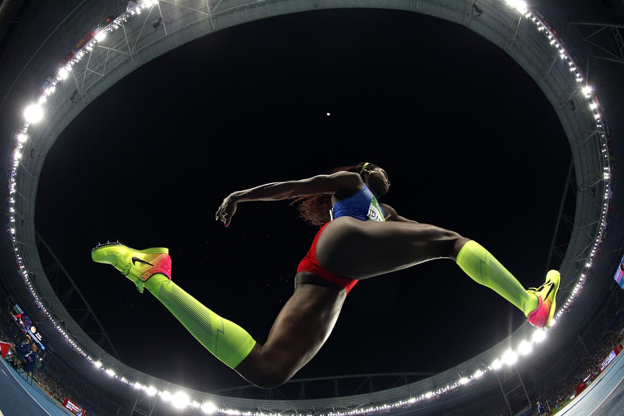 La colombiana Caterine Ibarguen durante la final del salto triple, donde ganó medalla de oro.