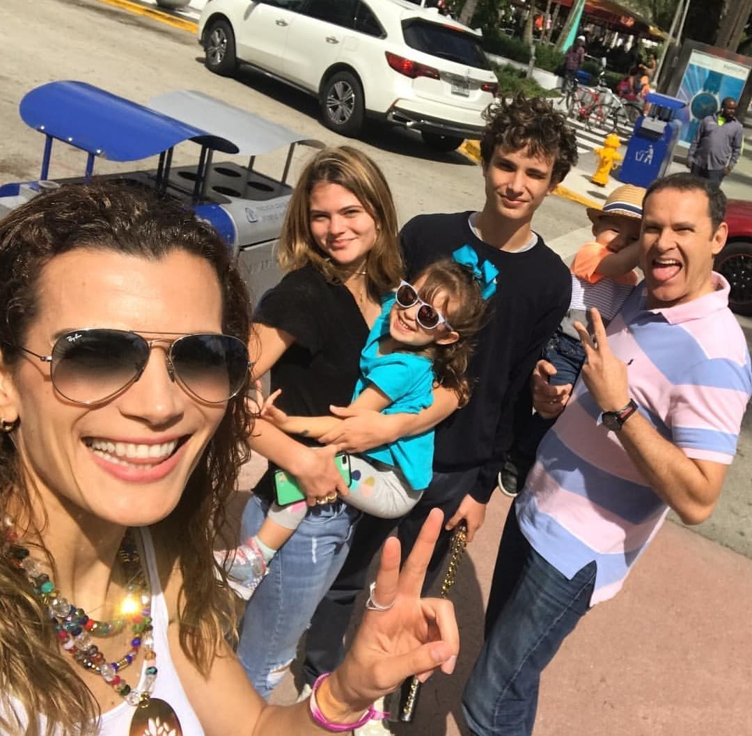 Alan ha dado lo mejor de sí en su faceta como padre. En el mes de marzo cumplió 49 años y cada día se hace notar más pleno y feliz, gozando la vida en compañía de sus ‘cachorros’, como llama a sus hijos de cariño.
<br>