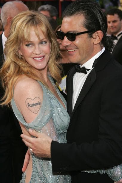 Aunque Antonio lucía muy orgulloso del aspecto de su mujer.