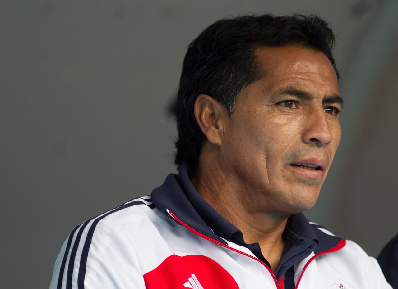 Benjamín Galindo dirigió al Guadalajara en dos etapas; al frente de los rojinegros no tuvo números que le dieran continuidad.