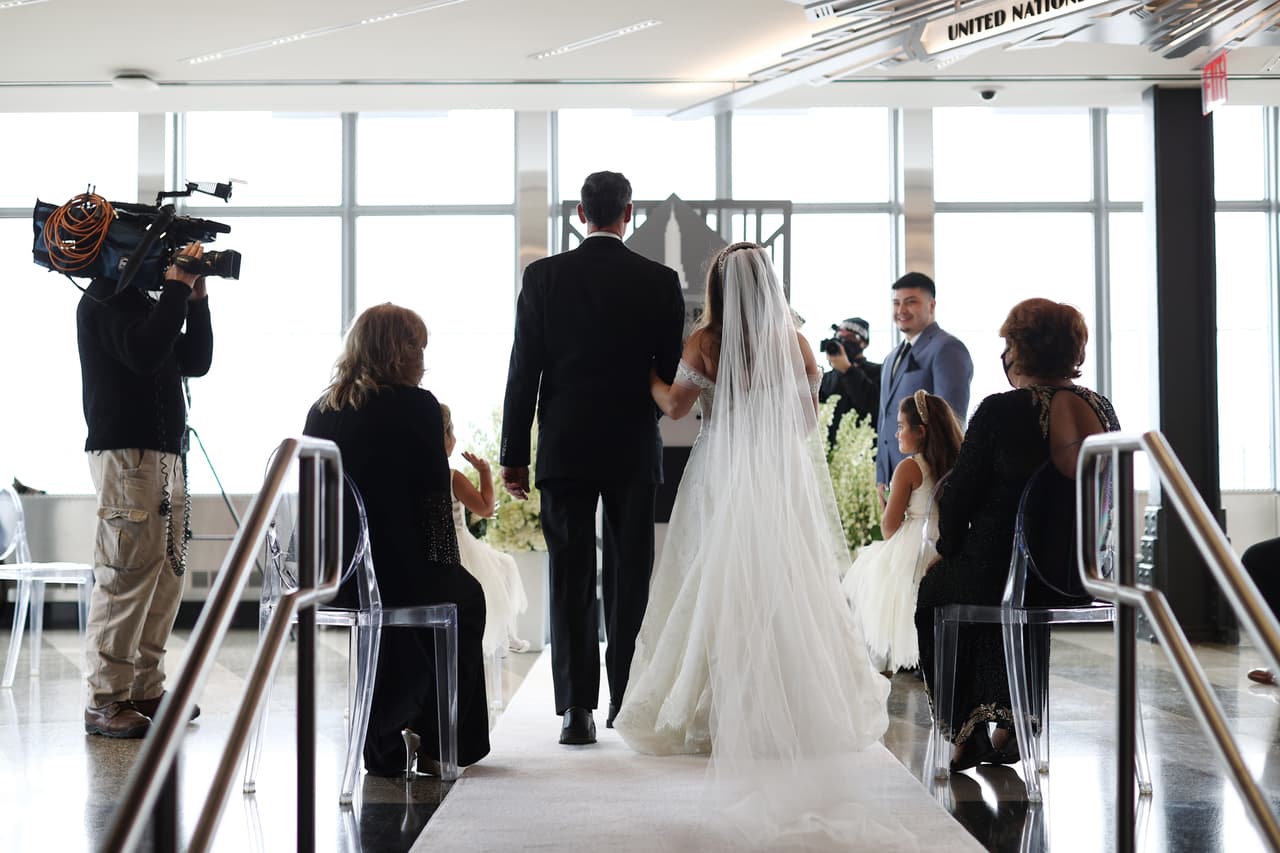 Los recién casados también ganaron una mini luna de miel de lujo.