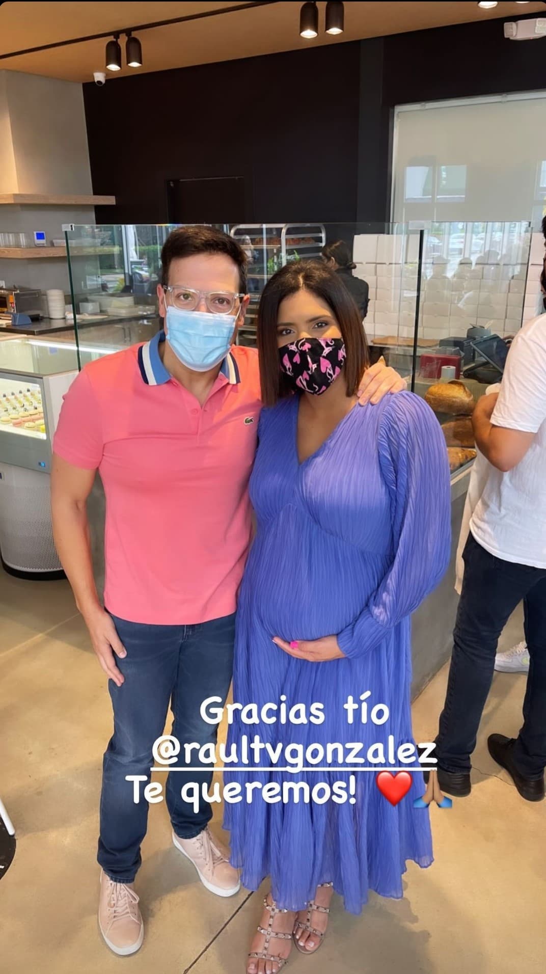 Sin duda, este bebé ha sido muy afortunado de llegar a una gran familia. El bebé de Francisca tiene muchos tíos que lo esperan con ansia.