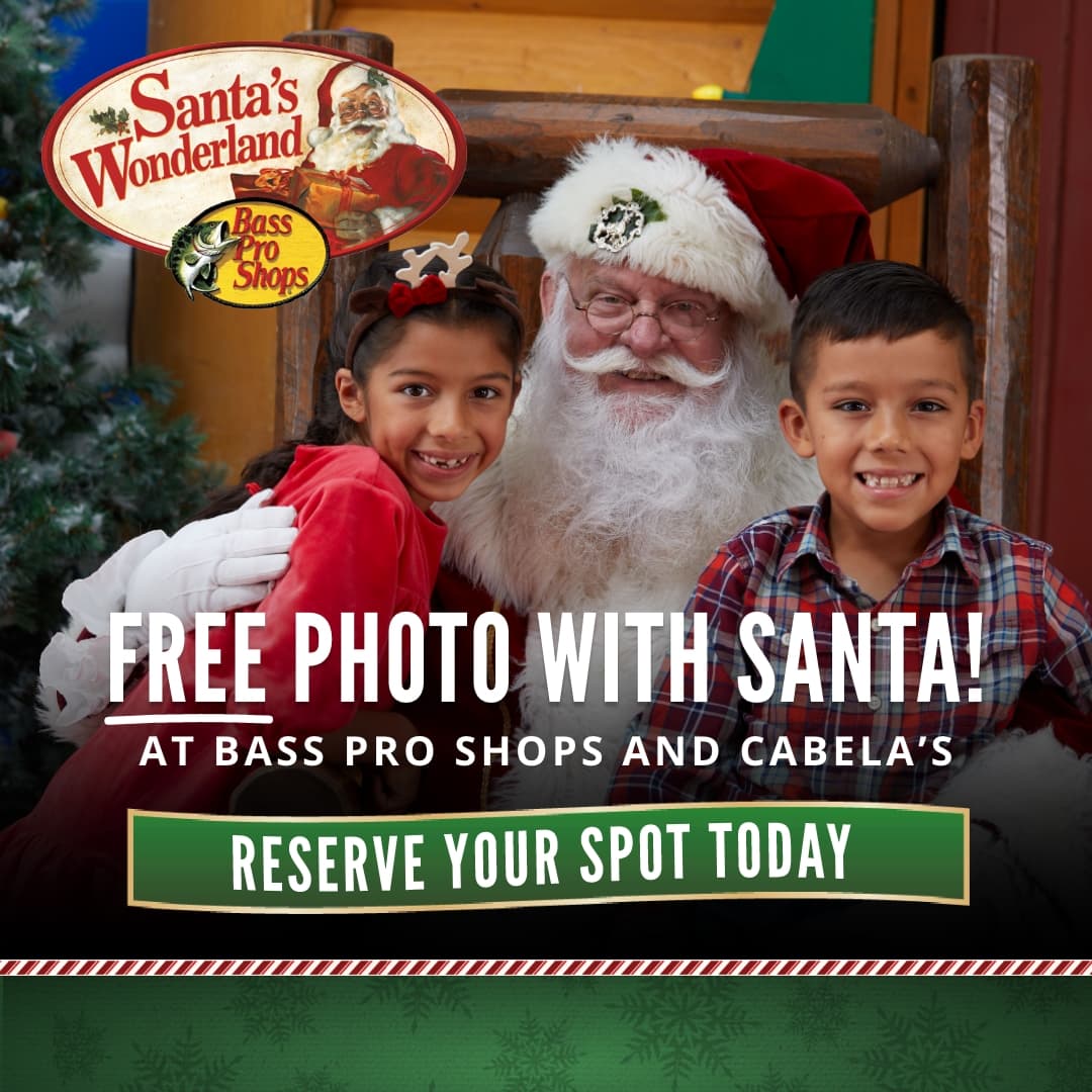 <b>Lugar</b>: Tiendas Bass Pro Shops y Cabela’s
<br>
<b>Fechas</b>: Hasta el 24 de diciembre
<br>
<b>Dirección:</b> Varias sucursales 
<b><a href="https://stores.cabelas.com/">en el Triángulo</a></b>
<br>
<b>Sitio web</b>: 
<a href="https://www.cabelas.com/shop/en/santas-wonderland">https://www.cabelas.com/shop/en/santas-wonderland</a> 
<br>
<br>Obtén una foto gratuita con Santa en las tiendas deportivas de la cadena.