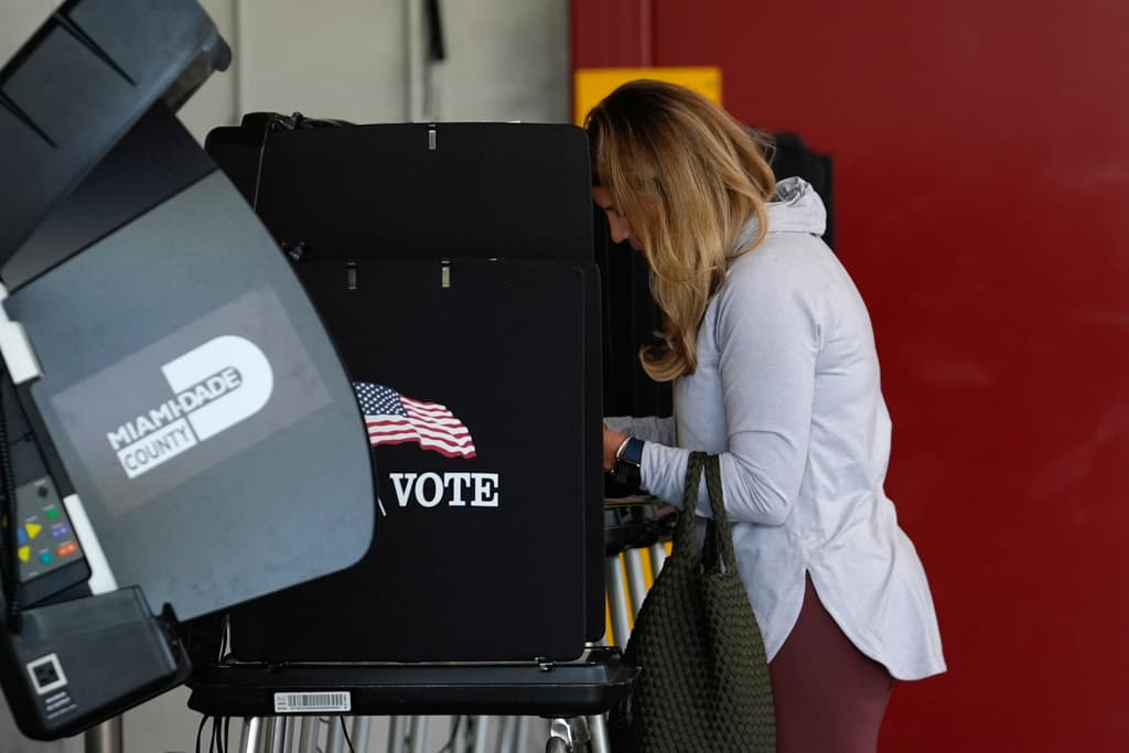 Las elecciones primarias de este martes en Florida se realizaron con afluencia moderada de votantes.