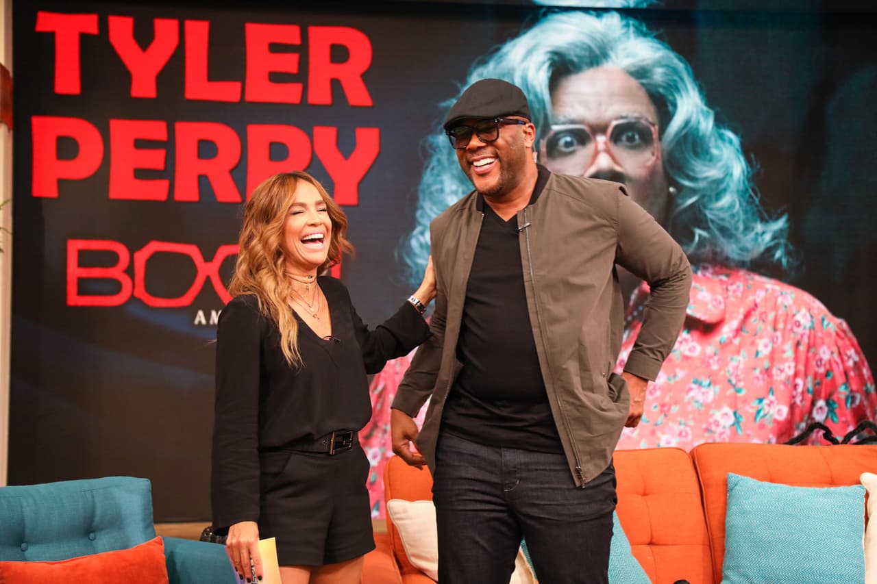 También nos encantó escucharlo hablar español y en nuestro idioma invitó a todos a ver su película.