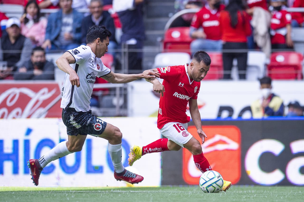 Toluca vino de atrás para vencer a los Xolos con goles de Carlos González, Jean Meneses y Camilo Sanvezzo.