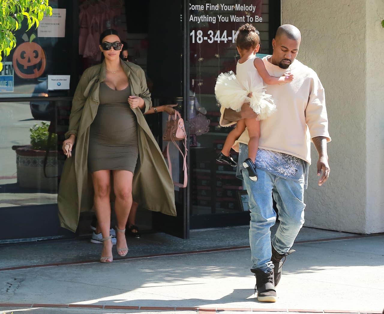 O también podría seguir el camino de sus padres y hacerse rapero.