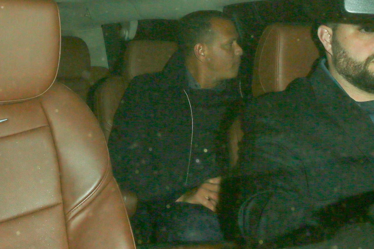 Hace unos días, también fueron vistos en el restaurante italiado Madeo. Para ese momento, 
<a href="http://www.univision.com/entretenimiento/jennifer-lopez-ya-es-cunada-para-la-hermana-de-alex-rodriguez">la hermana de Alex Rodríguez</a> ya los había delatado en las redes sociales.