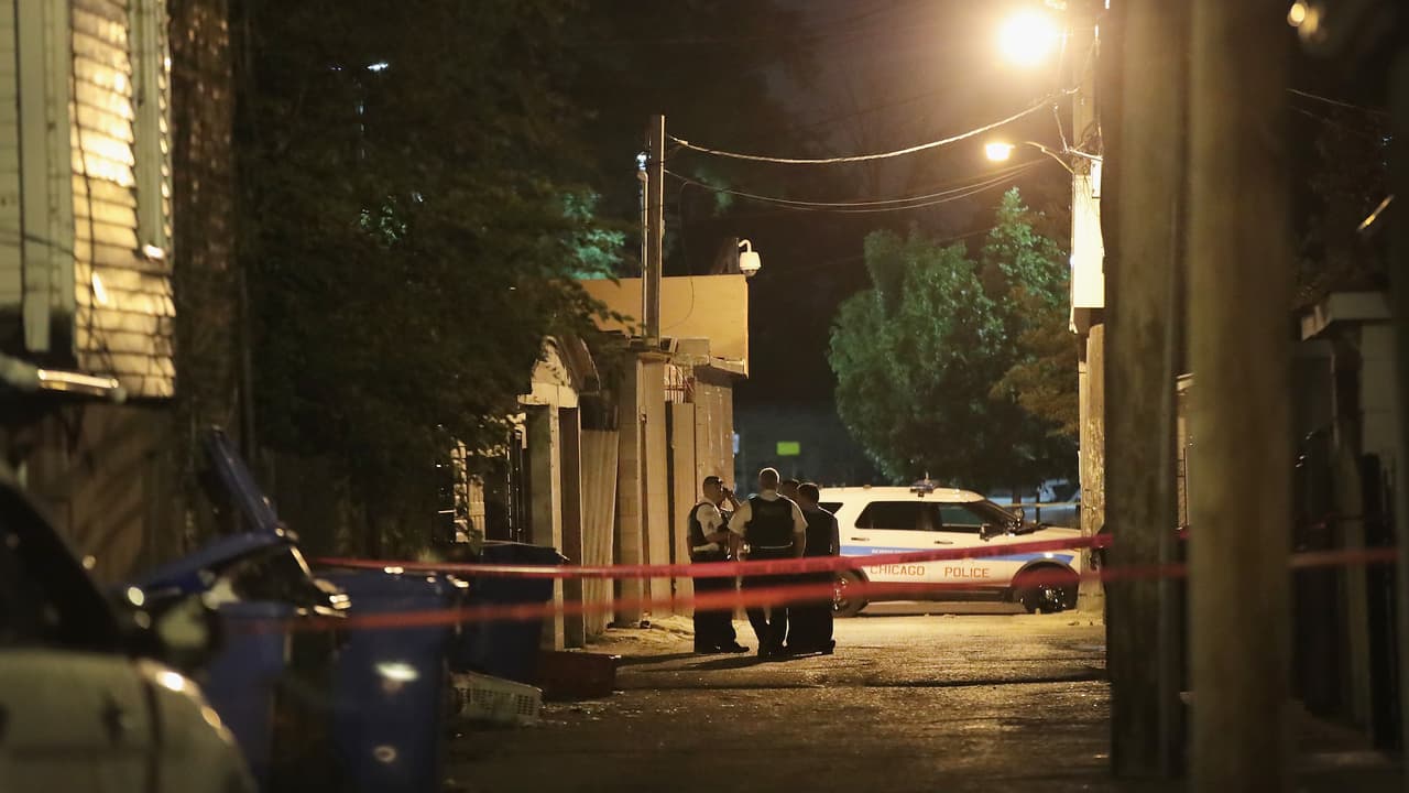 Siete personas mueren y 17 son heridas por violencia de armas de fuego en Chicago este fin de semana